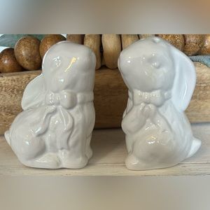 Farmhouse White Ceramic Bunny Rabbit Salt & Pepper Shakers 3” NEW